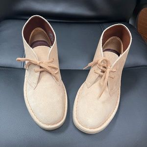 Clarks Originals Desert Boot Womens Suede Chukka Boot In Sand Size US 7